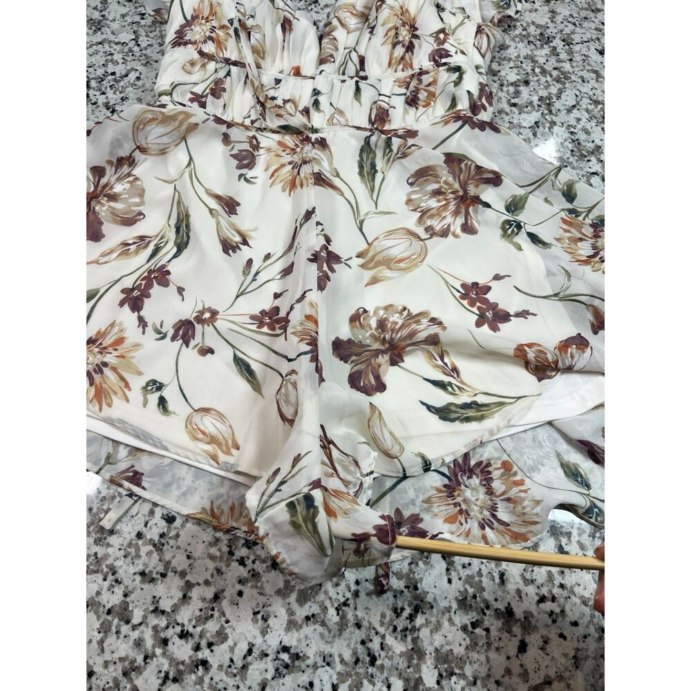 Womens Lulus Floral Romper Dress Small Cream Brown V Neck Flutter Sleeve Lined - Picture 5 of 10